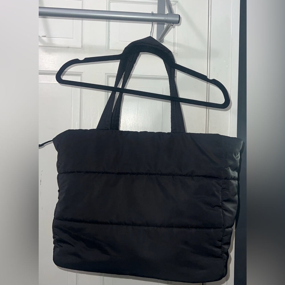 Victoria's Secret Victoria’s Point Puffer tote bag - Picture 3 of 9